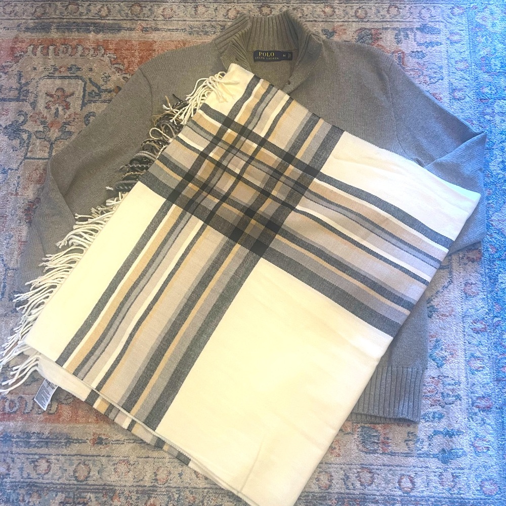 NWOT Super soft Gap blanket scarf